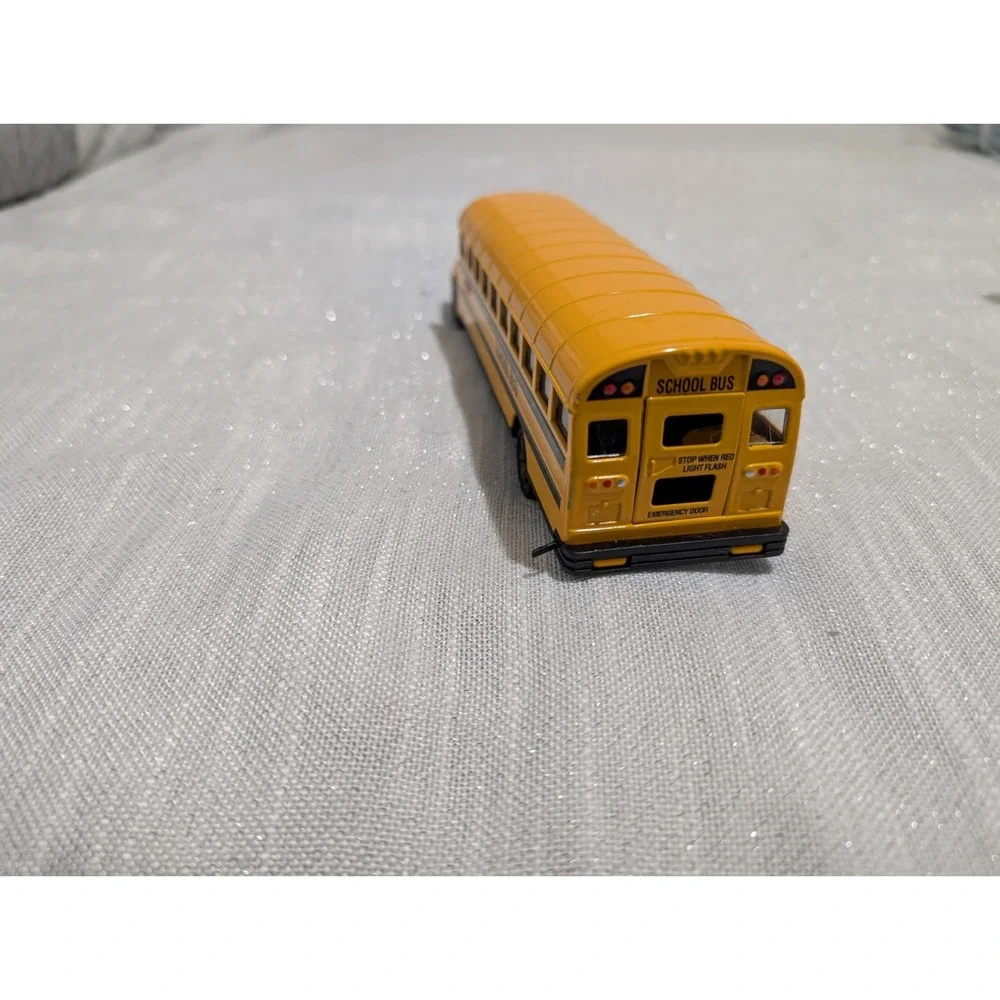 Yellow School Bus 8.5